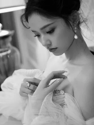 林允粉色公主裙甜美写真图片_15