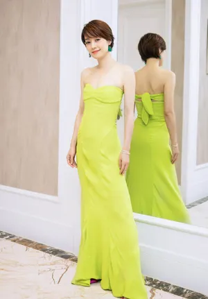 马伊琍心形抹胸领礼服长裙优雅性感写真_2