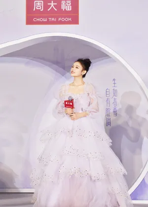 林允粉紫色仙女裙写真图片_7