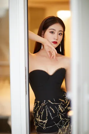 祝绪丹抹胸裙性感写真图片_4