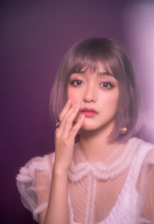 何泓姗治愈系秋妆写真图片