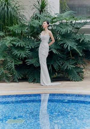 黄梦莹白色长裙优雅写真图片_11