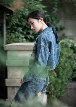 孟美岐牛仔套装时尚性感写真_7