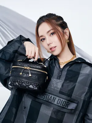 邓紫棋潇洒酷美代言写真图片