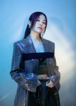 张靓颖亮片西装酷飒写真图片_8