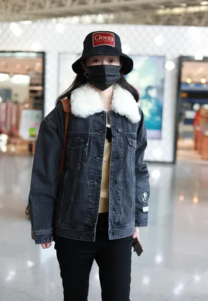 宋轶牛仔外套美丽动人机场照图片_3
