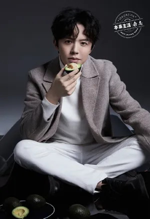 李云迪风度翩翩文艺写真图片