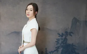 霍思燕温婉白裙写真图片