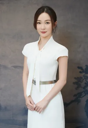 霍思燕温婉白裙写真图片_6