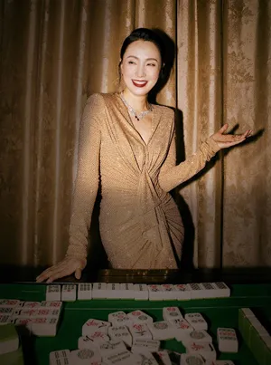 陶虹金色礼服性感写真图片_4
