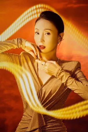 陶虹金色礼服性感写真图片_5