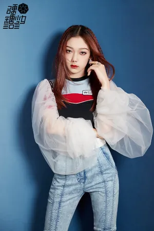 硬糖少女303牛仔套装酷飒写真图片_1