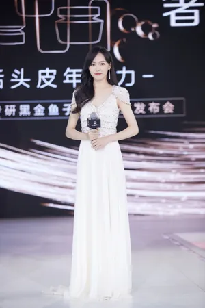 唐嫣白裙唯美性感品牌活动图片_2