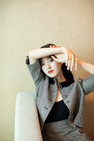 赵露思千鸟格套装写真图片_5