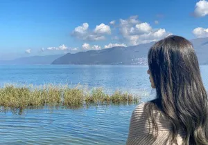 沈梦辰卷发红唇唯美动人美照图片_5