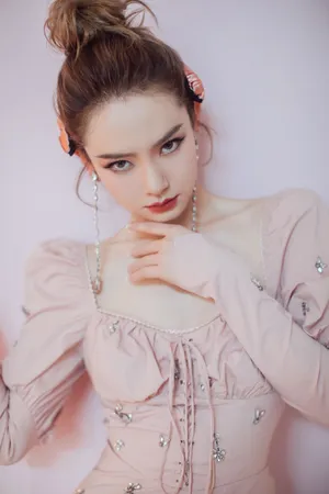 戚薇粉色甜美浪漫写真图片_4