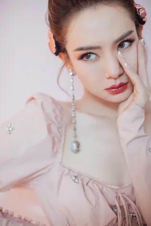 戚薇粉色甜美浪漫写真图片_6