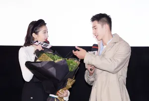 黄景瑜月半爱丽丝首映活动照图片