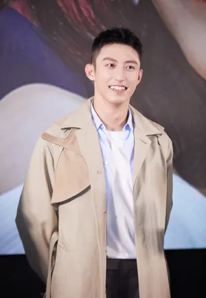 黄景瑜月半爱丽丝首映活动照图片_3