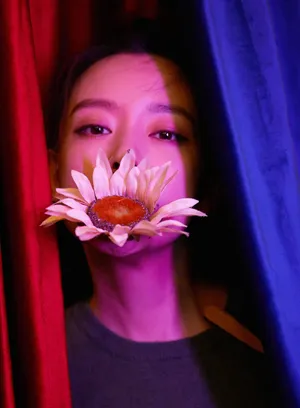 周奇奇碎花裙复古文艺写真图片_4