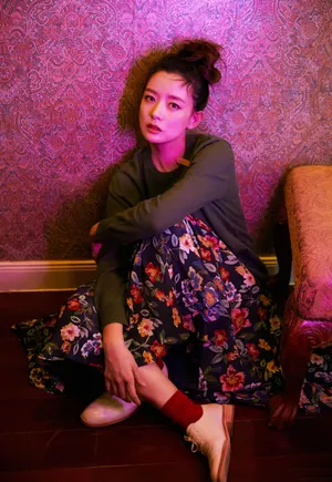周奇奇碎花裙复古文艺写真图片_6
