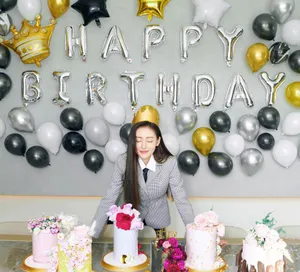 张天爱庆生学院风甜美美照图片