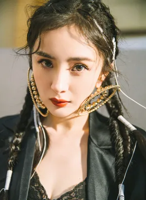 杨幂脏辫酷美性感写真图片_4