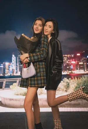 吴千语庆生甜笑美腿白皙美照图片_3