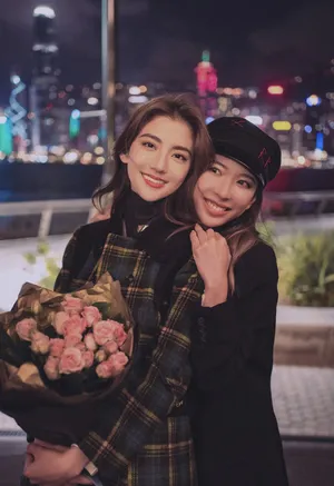 吴千语庆生甜笑美腿白皙美照图片_7