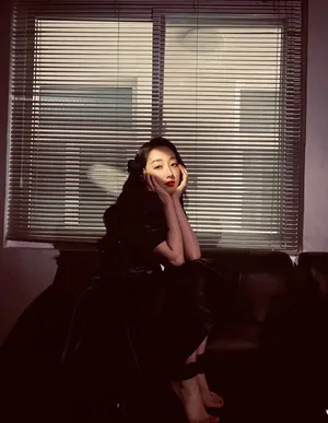 蒋梦婕酷黑皮裙性感写真图片_8