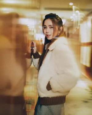 邓紫棋黑白格子裙时尚美丽写真图片