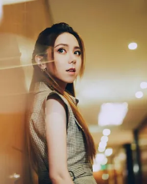 邓紫棋黑白格子裙时尚美丽写真图片_5