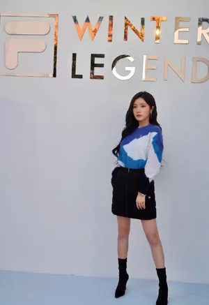 戴燕妮甜酷半身裙写真图片_5