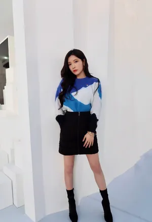 戴燕妮甜酷半身裙写真图片_7