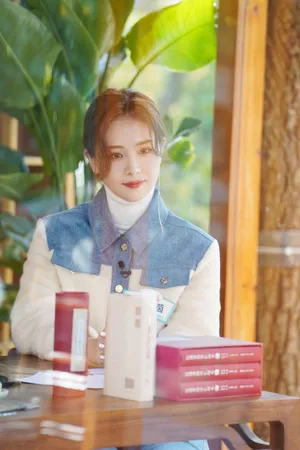 徐紫茵秋日甜美养眼写真图片_4