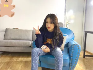 徐梦洁休闲活力私服照图片