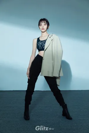 阿丽亚甜酷性感写真图片_7