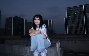 刘念清秀白衫写真图片_3