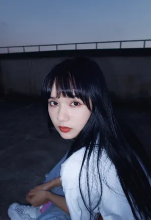 刘念清秀白衫写真图片_5