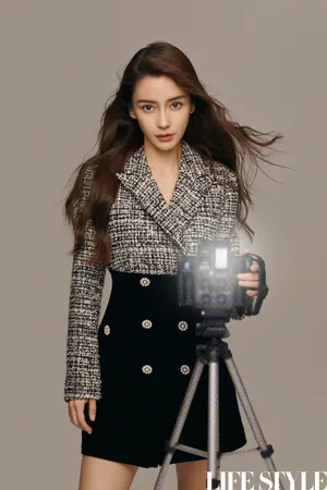 angelababy金色萌宠大片写真图片_1