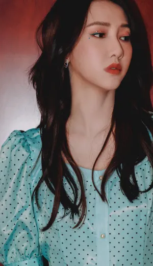 弦子波点裙性感靓丽写真图片_2