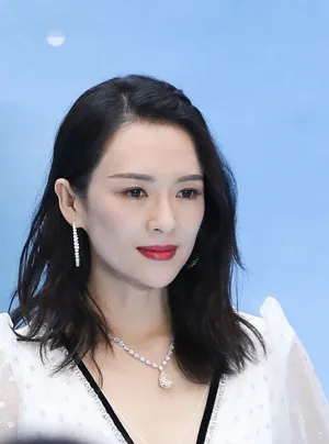章子怡白纱裙唯美动人现场照图片_2