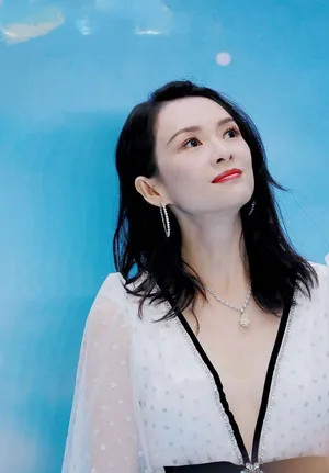 章子怡白纱裙唯美动人现场照图片_3