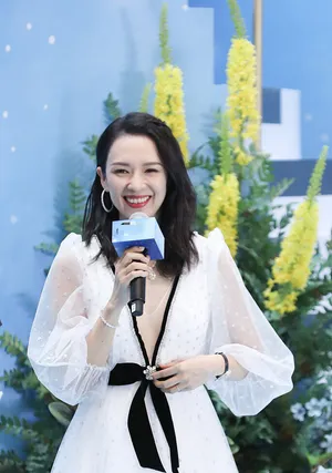 章子怡白纱裙唯美动人现场照图片_5