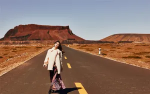 黄圣依秋冬公路大片写真图片_3