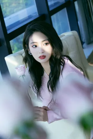 邢菲粉色纱裙优雅写真图片_6