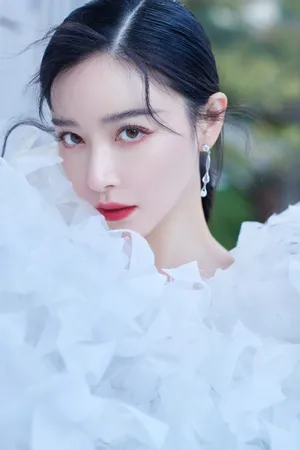 阚清子深V白裙性感写真图片_1