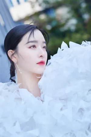 阚清子深V白裙性感写真图片_3