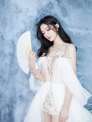林允古风纱裙美腿撩人写真图片_3