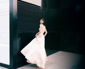 乔欣粉色抹胸长裙温婉写真图片_8